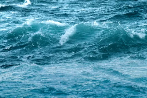 폭풍우 치는 바다 4K 배경화면 · ocean · 3840×2560