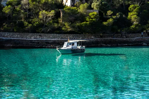Heldere lagune 4K-achtergrond · ocean · 3840×2560