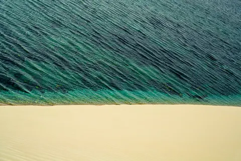 والپیپر تالاب زلال با کیفیت 4K · ocean · 3840×2561