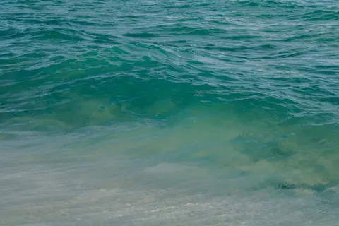 Klare Lagune 4K Hintergrundbild · ocean · 3840×2560
