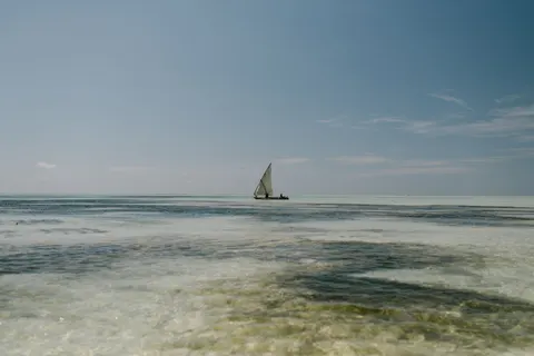 맑은 석호 4K 배경화면 · ocean · 3840×2560