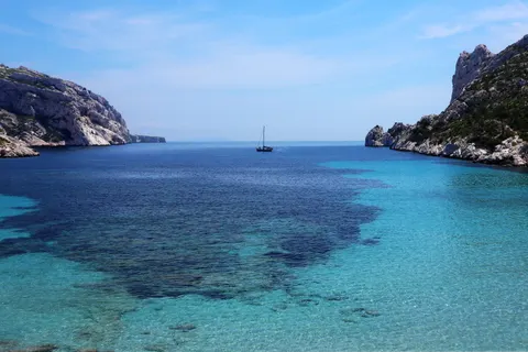 Heldere lagune 4K-achtergrond · ocean · 3840×2560