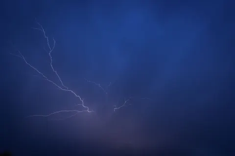 暴风天空 4K壁纸 · nature · 3840×2560