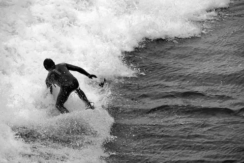 Fond d'écran Vague de surf 4K · ocean · 3840×2560