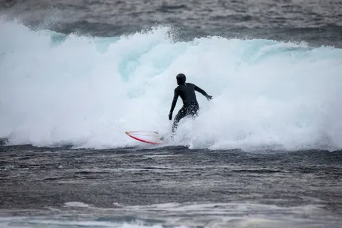 Fondo de pantalla Ola de surf 4K · ocean · 3840×2560