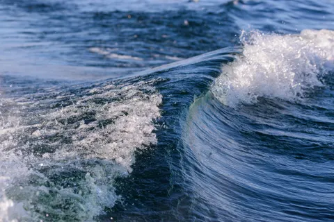 Surfwelle 4K Hintergrundbild · ocean · 3840×2560