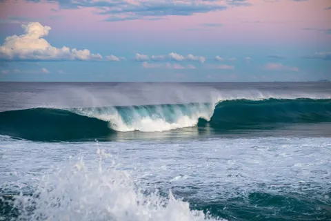 Surf Wave 4K Wallpaper · ocean · 3840×2560