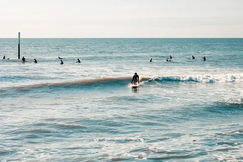 والپیپر موج موج‌سواری با کیفیت 4K · ocean · 3840×2560