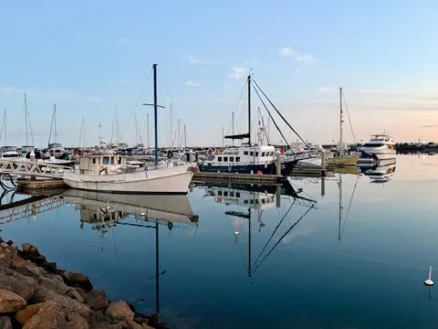 Coastal Harbor 4K Wallpaper · ocean · 3840×2880