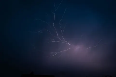 خلفية سماء عاصفة بدقة 4K · nature · 3840×2560