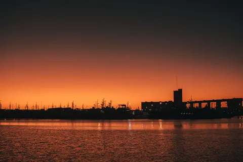 Sfondo Porto costiero 4K · ocean · 3840×2560