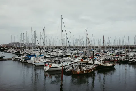 Fond d'écran Port côtier 4K · ocean · 3840×2561