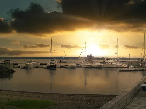 Coastal Harbor 4K Wallpaper · ocean · 3840×2880