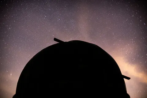 والپیپر آسمان سحابی بنفش با کیفیت 4K · space · 3840×2563