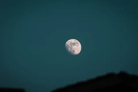 والپیپر ماه کامل با کیفیت 4K · space · 3840×2560