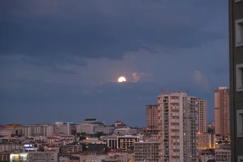 والپیپر ماه کامل با کیفیت 4K · space · 3840×2560
