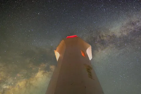 Обои Млечный Путь над морем 4K · space · 3840×2560