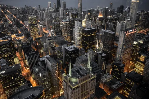 Fondo de pantalla Horizonte urbano nocturno 4K · city · 3840×2560