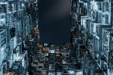 Wallpaper Hong Kong di Malam Hari 4K · city · 3840×2561