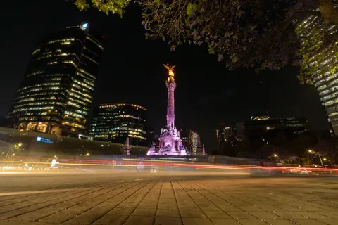 Parijs bij nacht 4K-achtergrond · city · 3840×2560