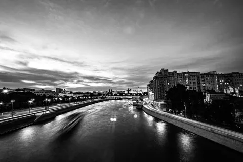 Sfondo Parigi di notte 4K · city · 3840×2560