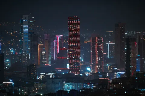 City Skyline at Night 4K Wallpaper · city · 3840×2560