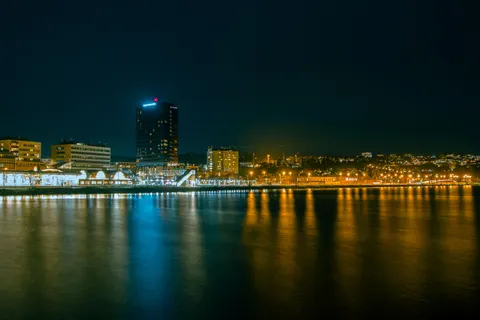 City Skyline at Night 4K Wallpaper · city · 3840×2560