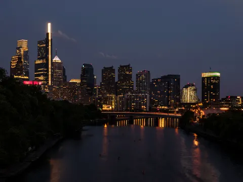 야경 스카이라인 4K 배경화면 · city · 3840×2880
