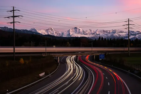 والپیپر رد نورها با کیفیت 4K · city · 3840×2560