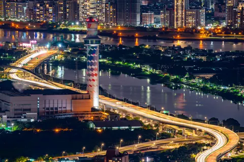 Sfondo Scie luminose 4K · city · 3840×2562