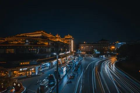 빛의 궤적 4K 배경화면 · city · 3840×2560
