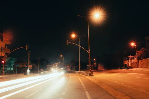 خلفية مسارات الضوء بدقة 4K · city · 3840×2560