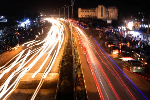 Light Trails 4K Wallpaper · city · 3840×2560