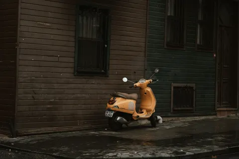Sfondo Strada sotto la pioggia 4K · city · 3840×2560