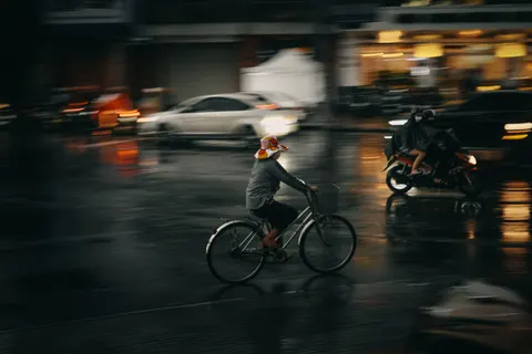 Rainy Street 4K Wallpaper · city · 3840×2560