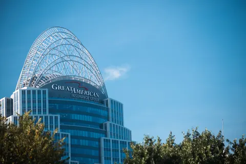 Обои Стеклянная башня 4K · architecture · 3840×2560