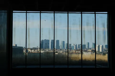 काँच की मीनार 4K वॉलपेपर · architecture · 3840×2560