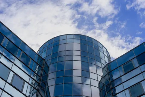 Fondo de pantalla Torre de cristal 4K · architecture · 3840×2563