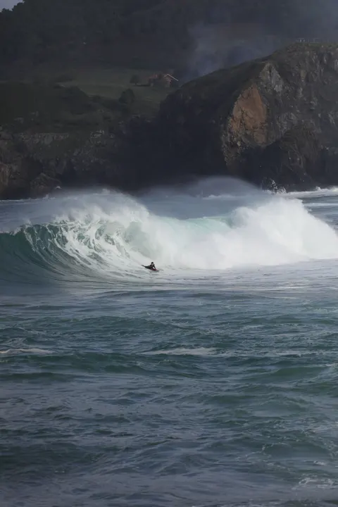 Surfing Phone Wallpaper · sport · 1440×2160