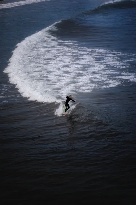 Surfing Phone Wallpaper · sport · 1440×2160