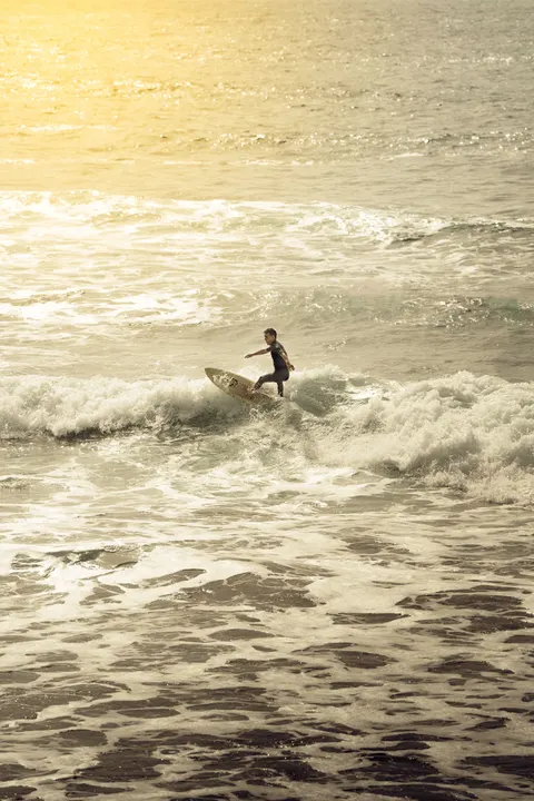 Surfing Phone Wallpaper · sport · 1440×2160