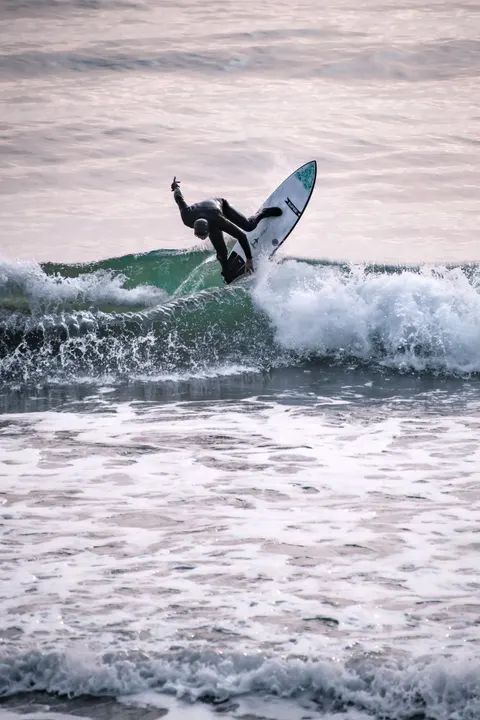 Surfing Phone Wallpaper · sport · 1440×2160