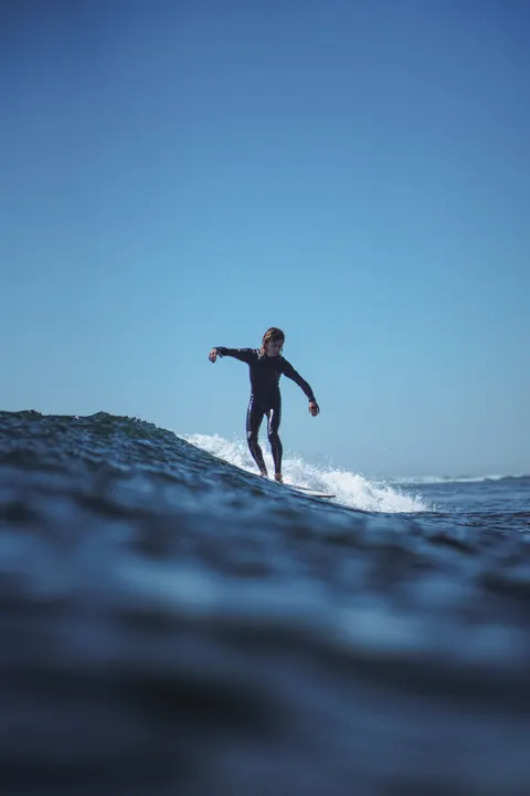 Surfing Phone Wallpaper · sport · 1440×2159