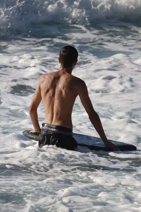 Surfing Phone Wallpaper · sport · 1440×2160
