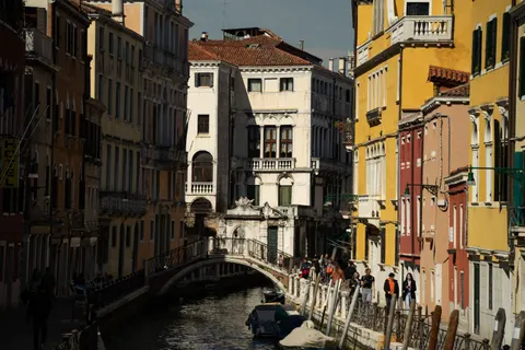 Venice Canal 4K Wallpaper · architecture · 3840×2560