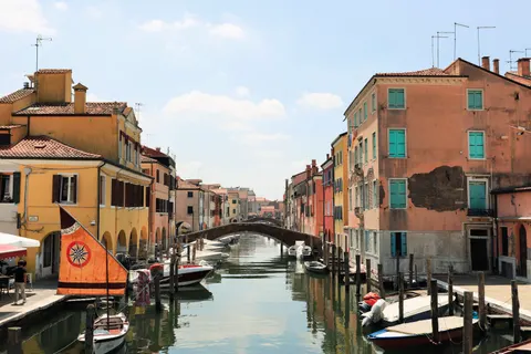 Venice Canal 4K Wallpaper · architecture · 3840×2560