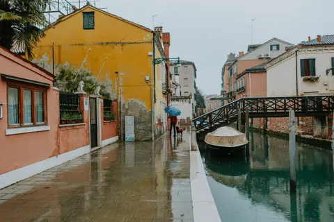 Venice Canal 4K Wallpaper · architecture · 3840×2560