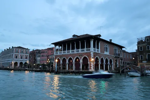 Venice Canal 4K Wallpaper · architecture · 3840×2560