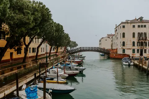 Venice Canal 4K Wallpaper · architecture · 3840×2560