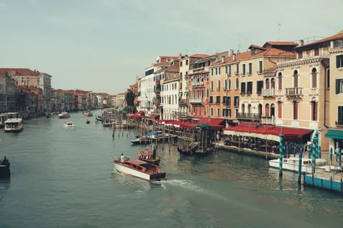 Wallpaper Kanal Venesia 4K · architecture · 3840×2560